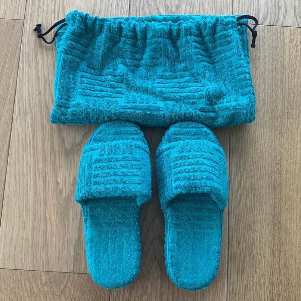 Bottega Veneta Sponge Slippers